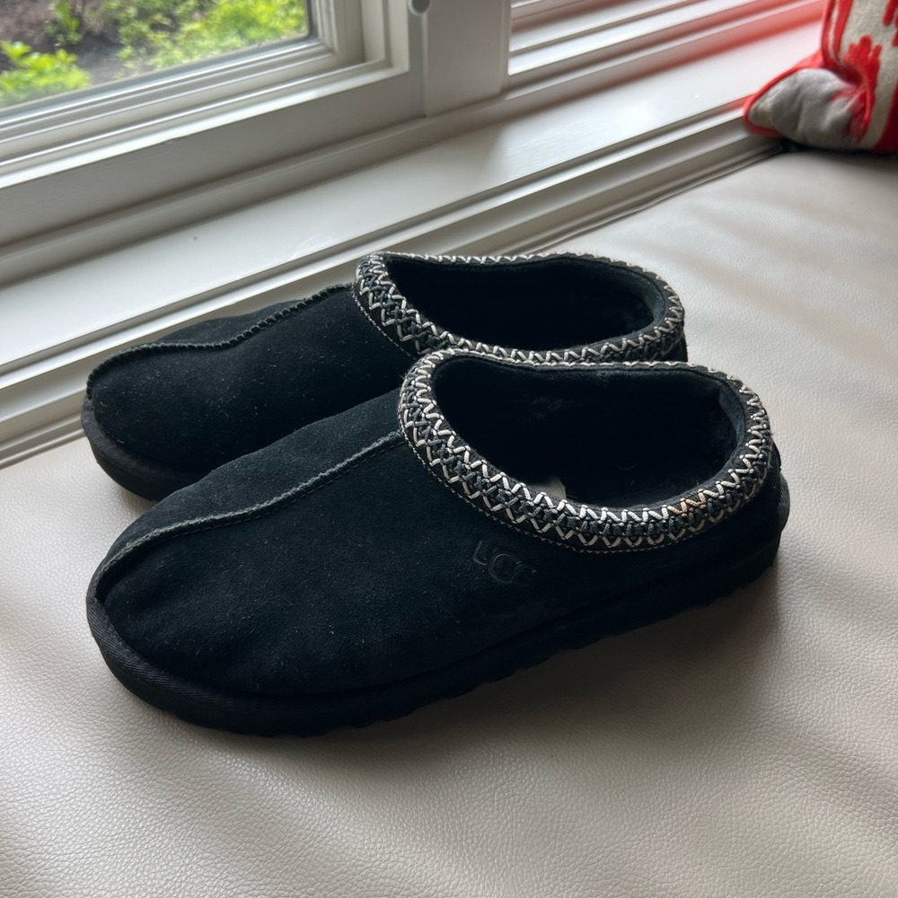 Men’s black UGG slippers size 11